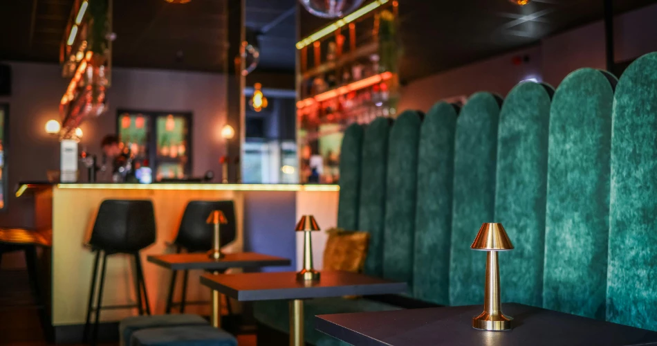 Hemet Nightlife Guide: Best Bars, Lounges & Evening Hangouts